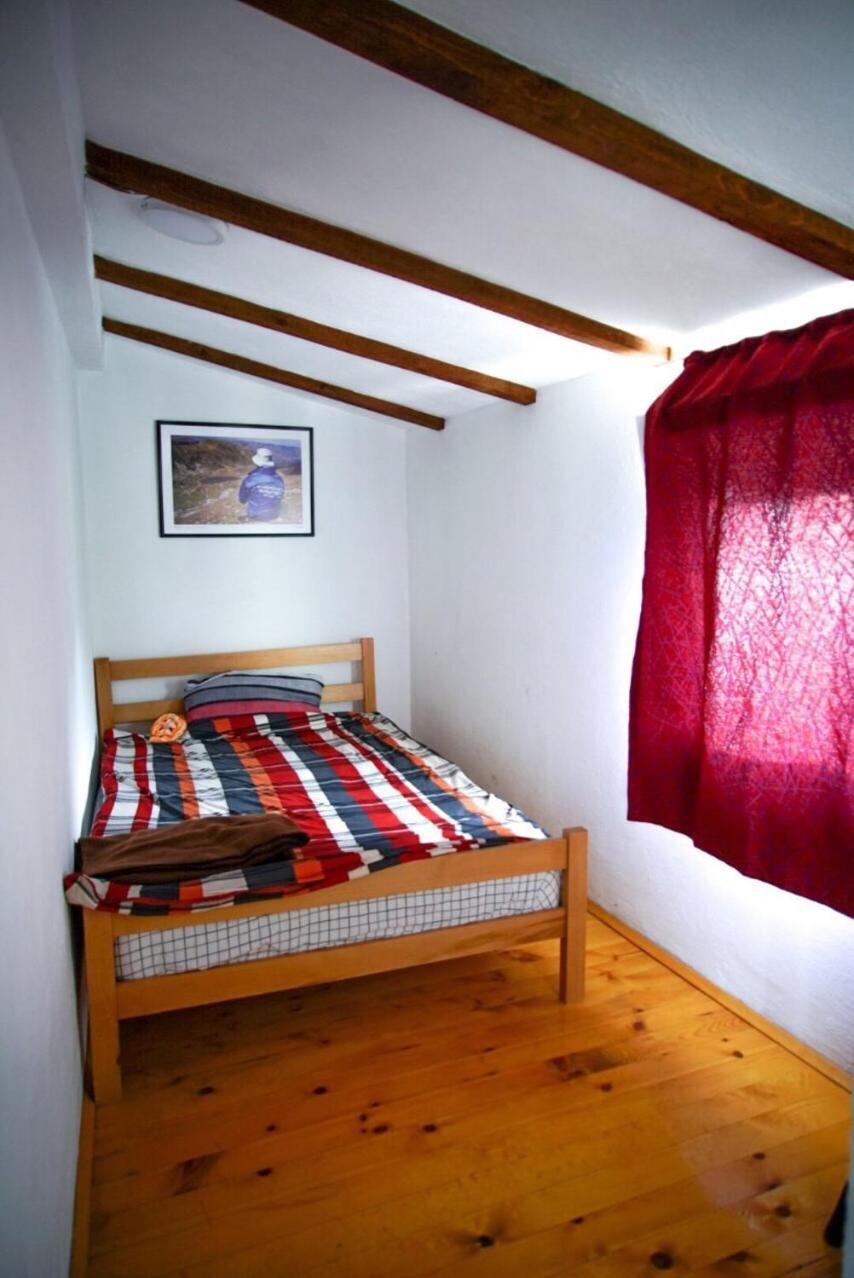Kitka Hostel - Guest House Vratnica ภายนอก รูปภาพ