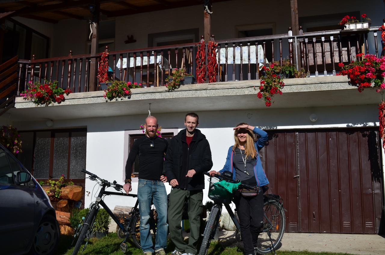 Kitka Hostel - Guest House Vratnica ภายนอก รูปภาพ