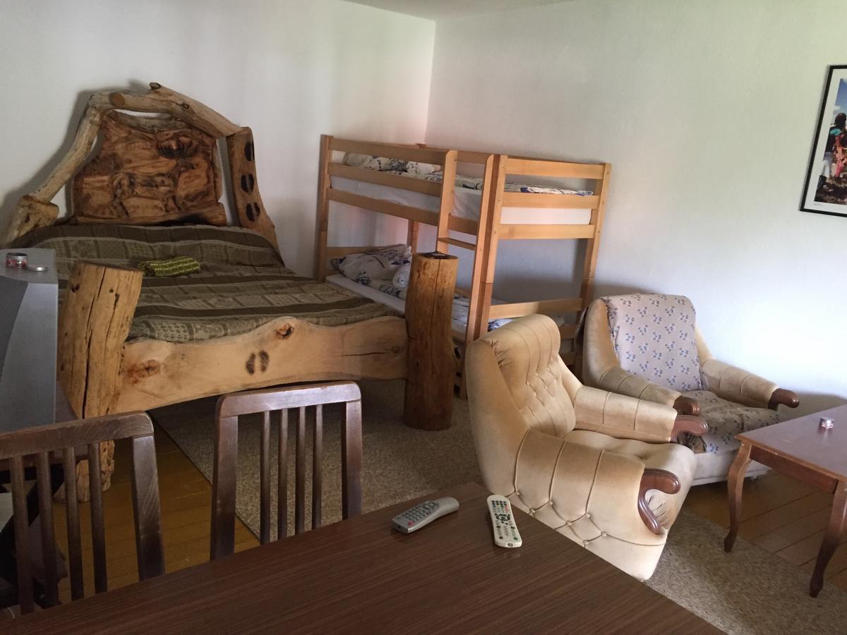 Kitka Hostel - Guest House Vratnica ภายนอก รูปภาพ