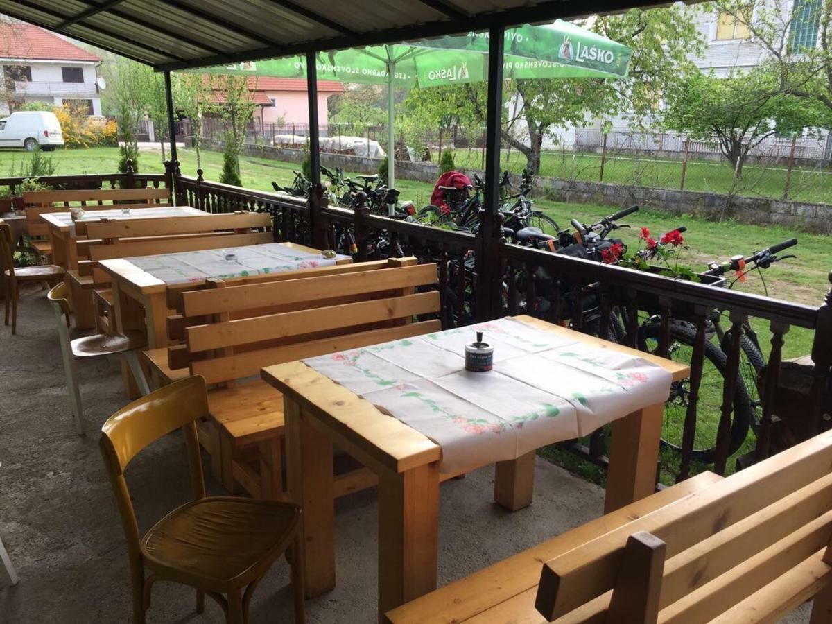 Kitka Hostel - Guest House Vratnica ภายนอก รูปภาพ