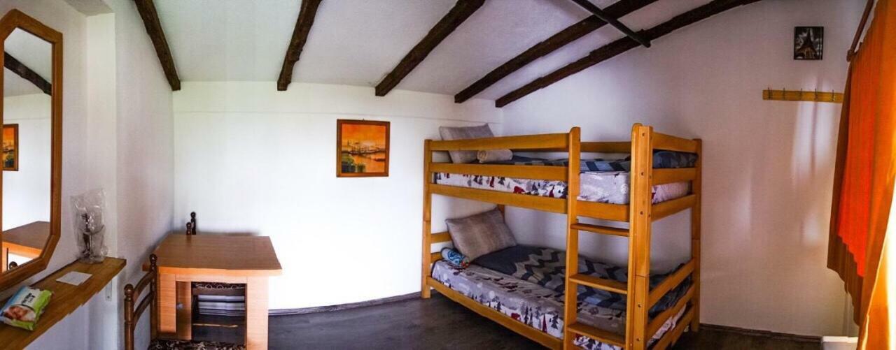 Kitka Hostel - Guest House Vratnica ภายนอก รูปภาพ
