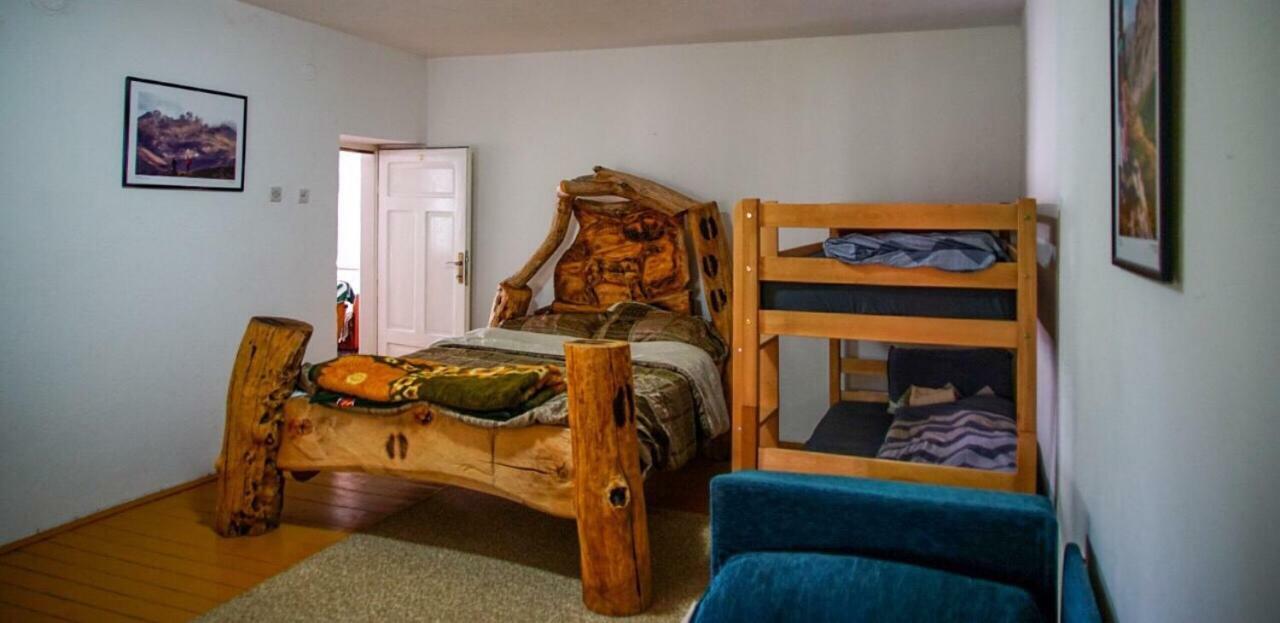 Kitka Hostel - Guest House Vratnica ภายนอก รูปภาพ